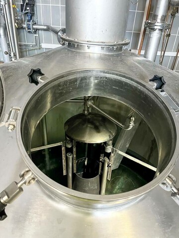 Ein Blick in den Tank der Brauerei Bosch